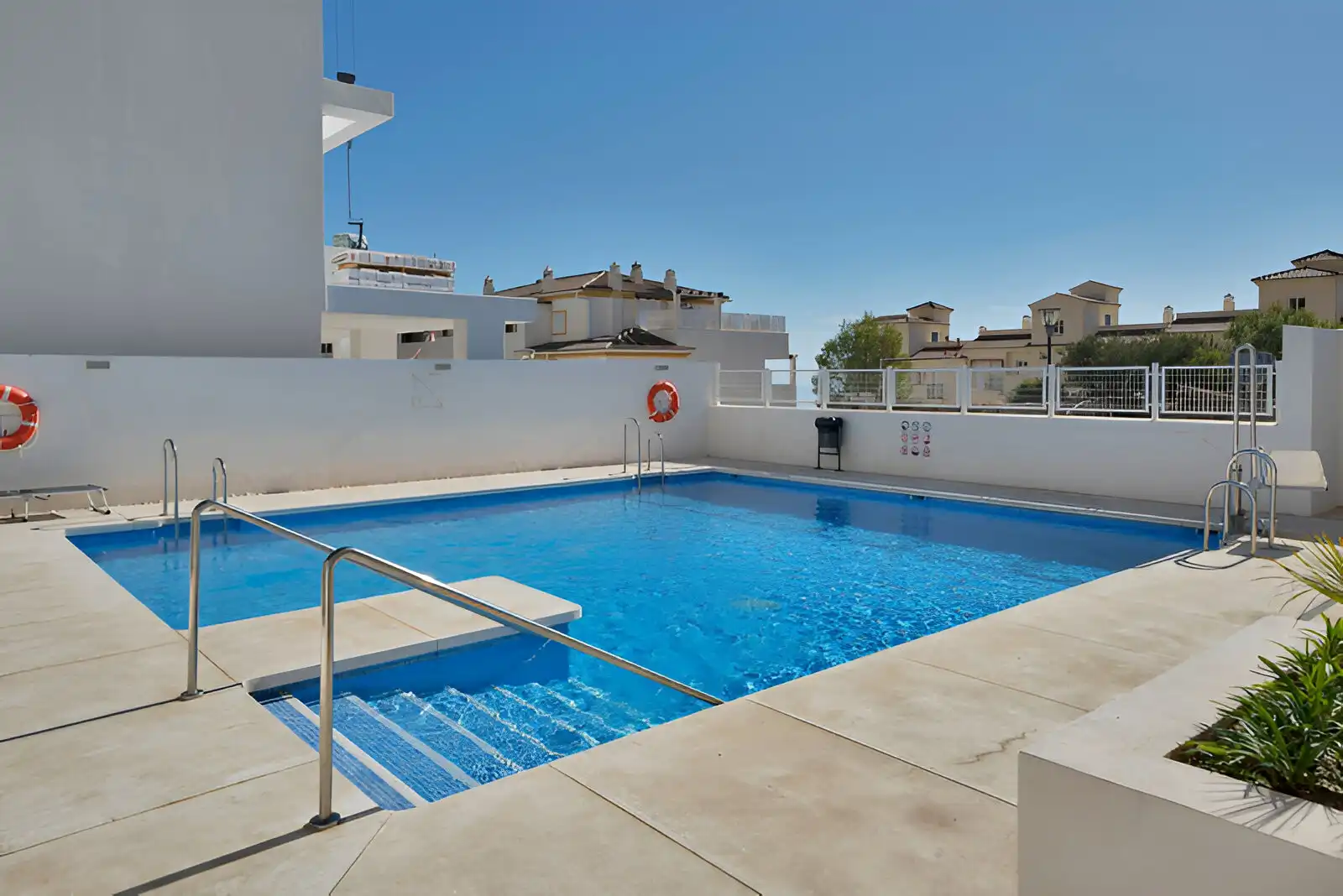 Swimming pool of Ground floor for sale in Benalmádena  with Air Conditioner, Heating and Terrace