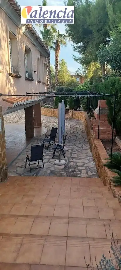 Terraza de Casa o chalet en venta en Chiva con Jardín privado