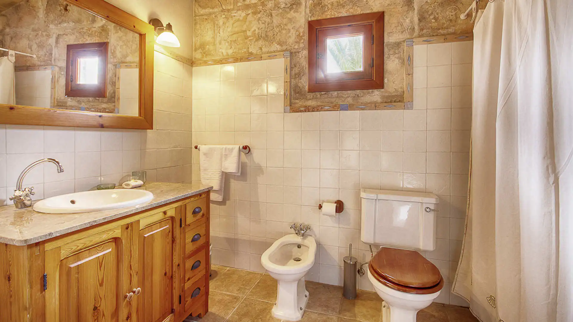 Badezimmer von Gebäude zum Verkauf in Corvera de Asturias mit Alarm