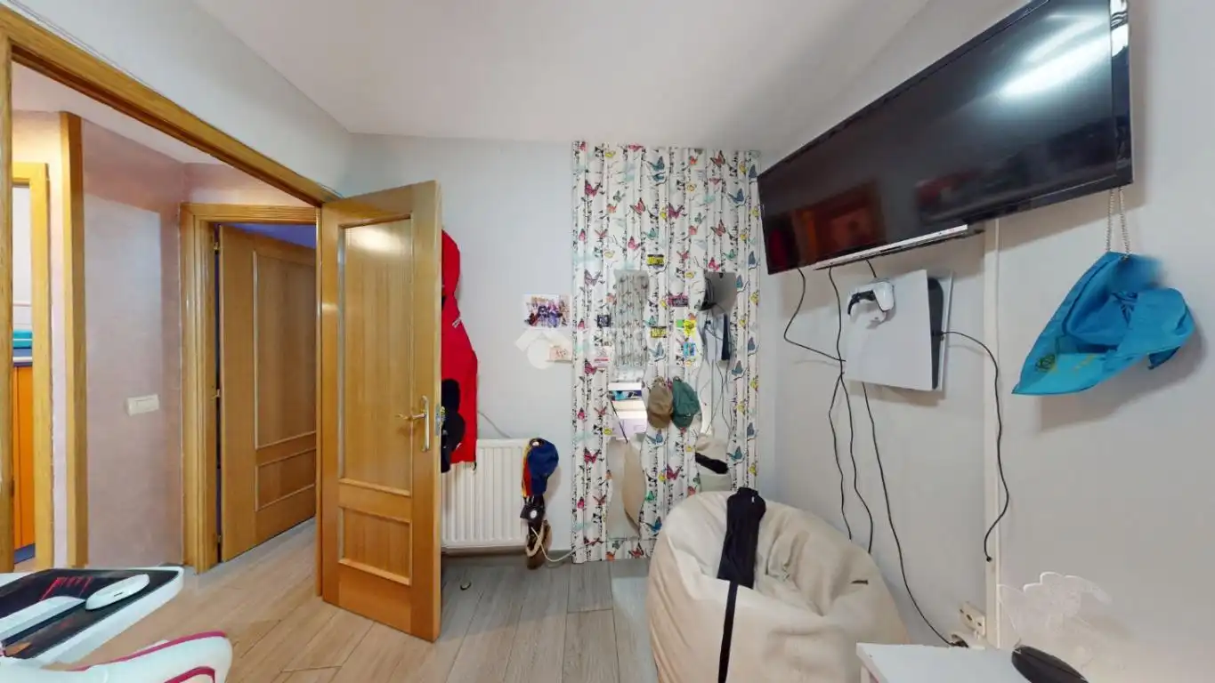Habitación de Piso en venta en Azuqueca de Henares con Calefacción, Trastero y Internet