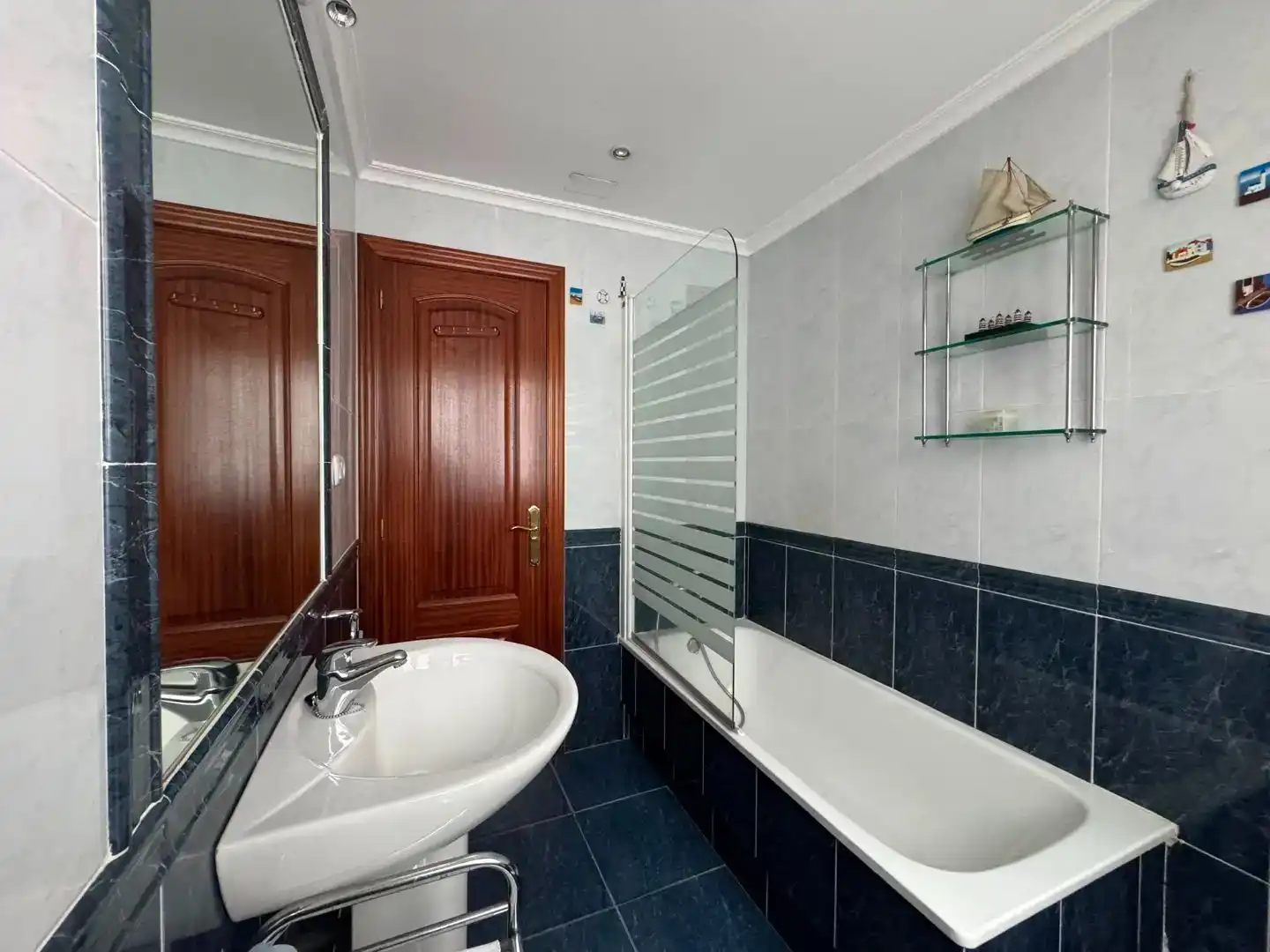 Badezimmer von Wohnung zum Verkauf in Viveiro
