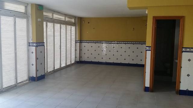 Local comercial en Alquiler en Plaça del Peig en Els Munts