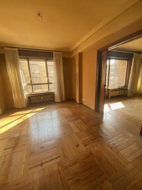 Habitación de Piso en venta en Oviedo  con Calefacción, Terraza y Trastero