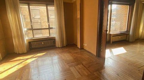 Foto 2 de Piso en venta en Parque San Francisco - Uría, Oviedo