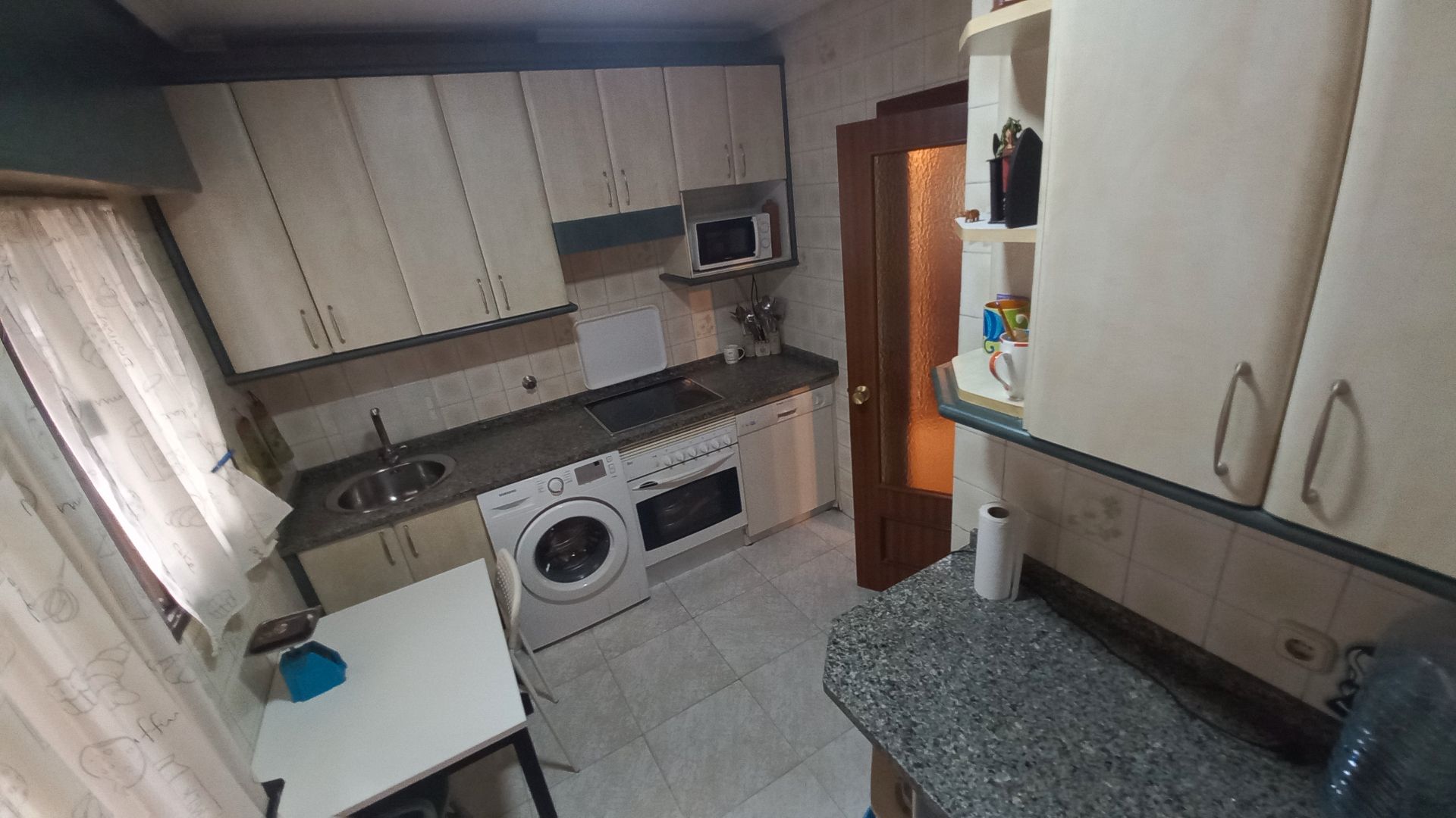 Kitchen of Flat for sale in Zamora Capital   with Heating