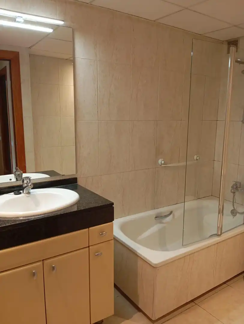 Baño de Piso de alquiler en Mollet del Vallès con Aire acondicionado, Calefacción y Parquet