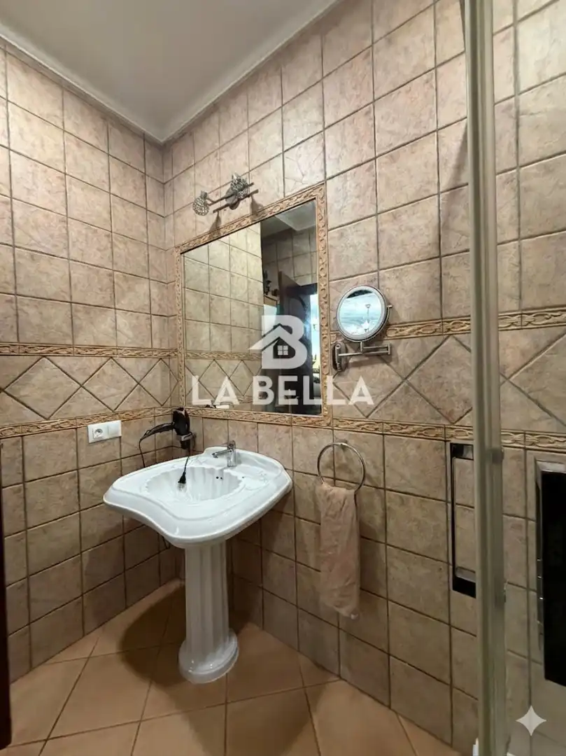 Bany de Casa o xalet en venda en Umbrete amb Aire condicionat, Traster i Moblat