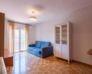 Living room of Flat to rent in  Madrid Capital  with Air Conditioner, Heating and Parquet flooring