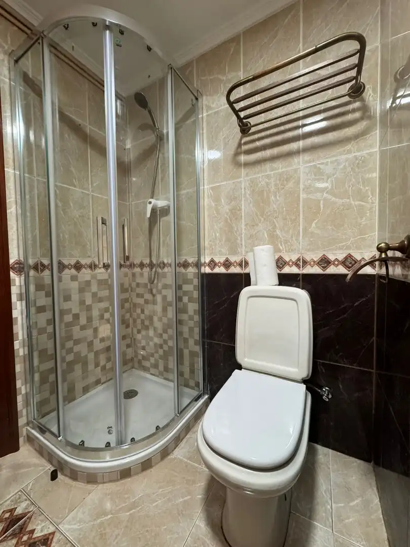 Bathroom of Flat for rent in Gijón   with Heating and Parquet flooring