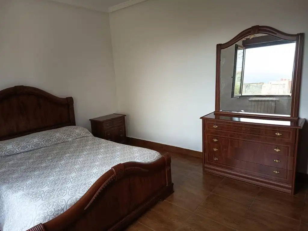 Habitación de Casa o chalet en venta en Avilés con Amueblado