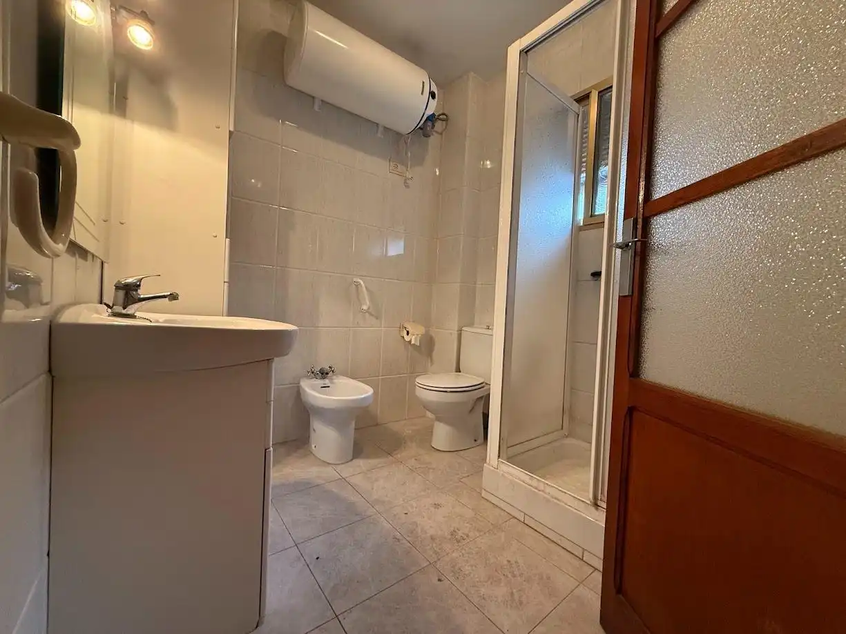 Baño de Piso en venta en Mislata con Terraza, Trastero y Balcón
