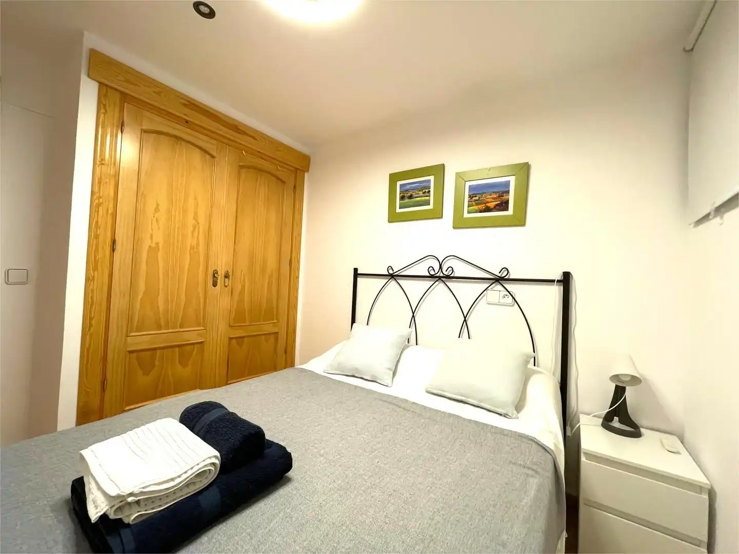 Habitación de Apartamento de alquiler en El Rompido con Aire acondicionado y Amueblado