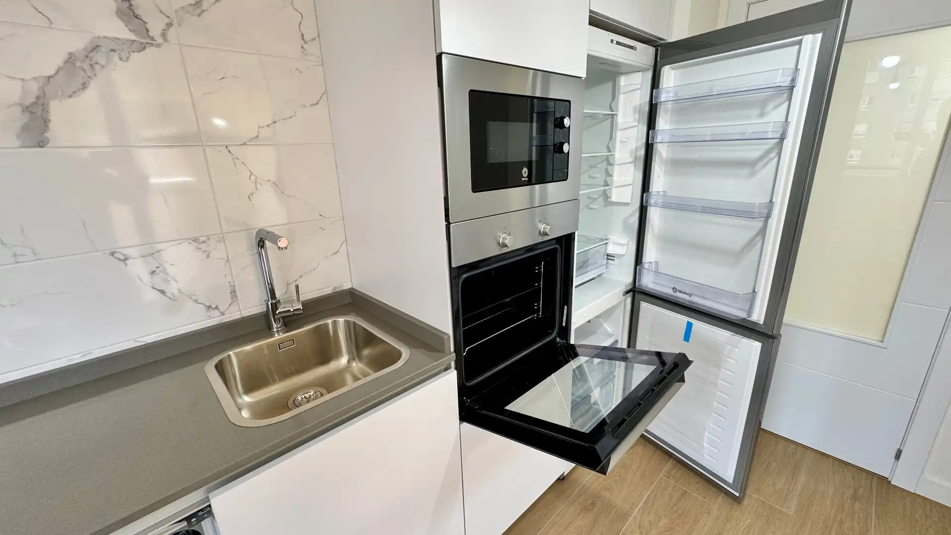 Cocina de Piso en venta en Gijón  con Calefacción, Parquet y Terraza