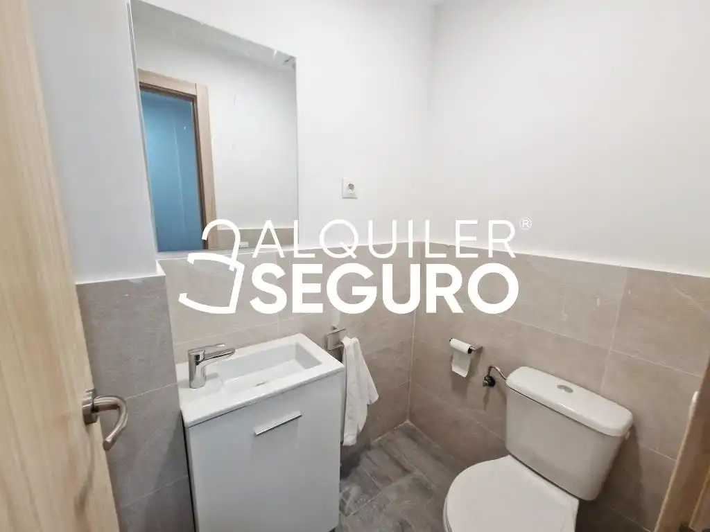 Bathroom of Flat for rent in Fuenlabrada  with Heating and Terrace