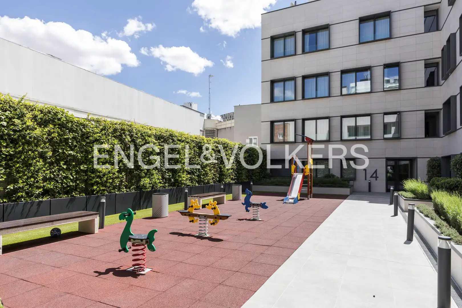 Terraza de Dúplex en venta en Madrid con Calefacción, Jardín privado y Terraza