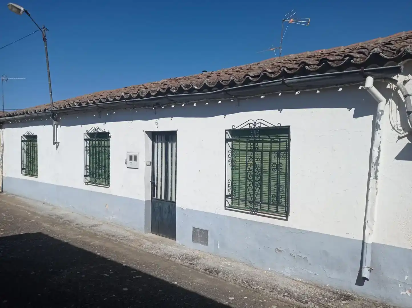 Vista exterior de Planta baja en venta en La Fuente de San Esteban  con Jardín privado y Amueblado