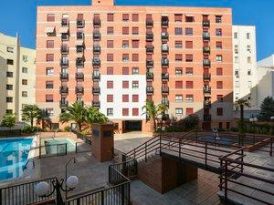 Exterior view of Study for sale in  Madrid Capital  with Air Conditioner, Heating and Furnished