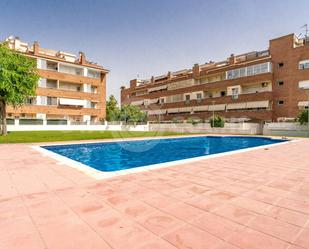 Swimming pool of Duplex for sale in Reus  with Air Conditioner, Terrace and Balcony