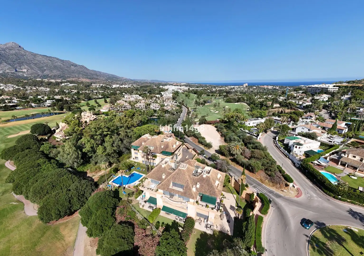Vista exterior de Ático en venta en Marbella con Aire acondicionado, Trastero y Amueblado