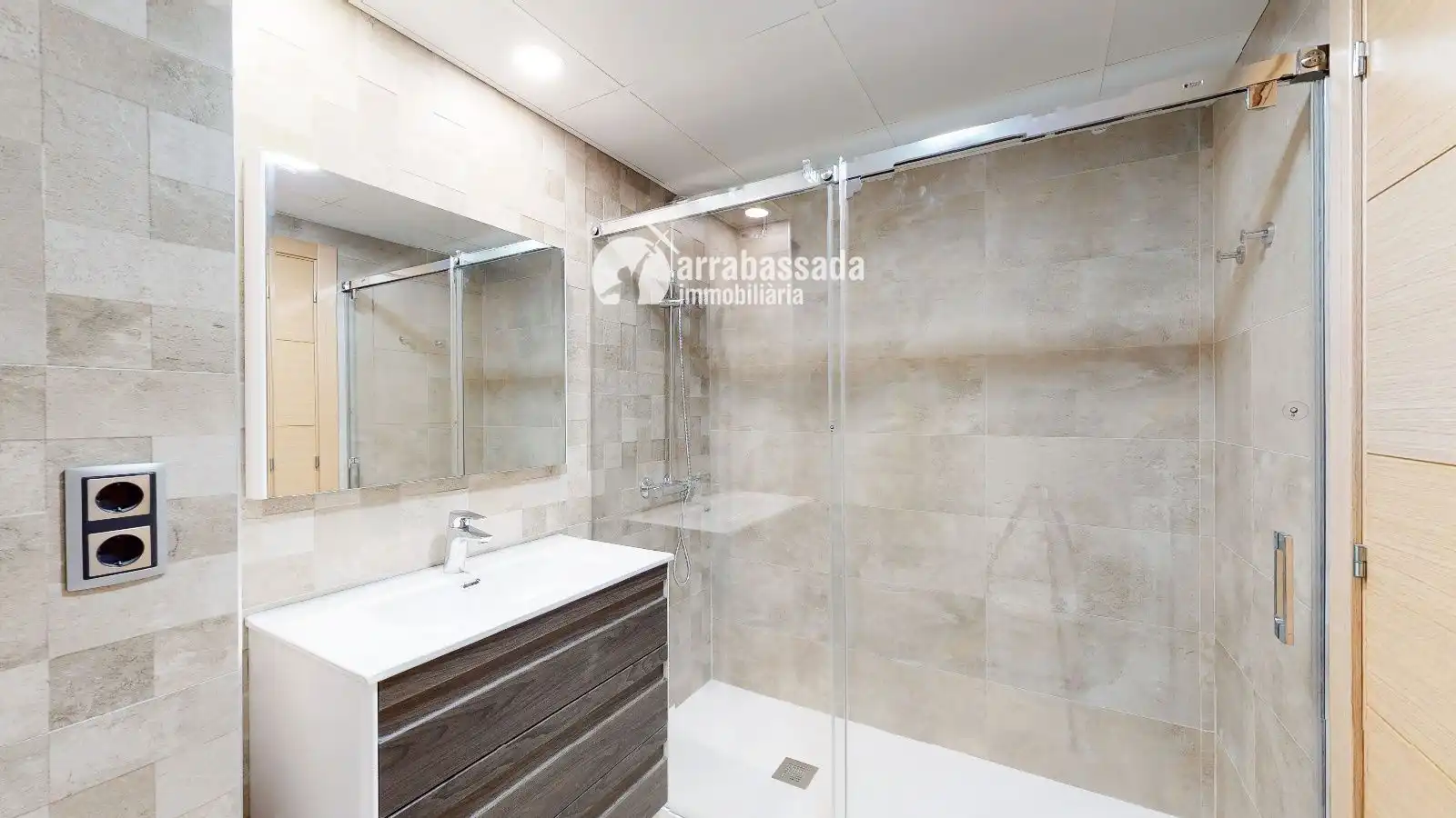Baño de Piso de alquiler en Tarragona con Aire acondicionado, Calefacción y Terraza
