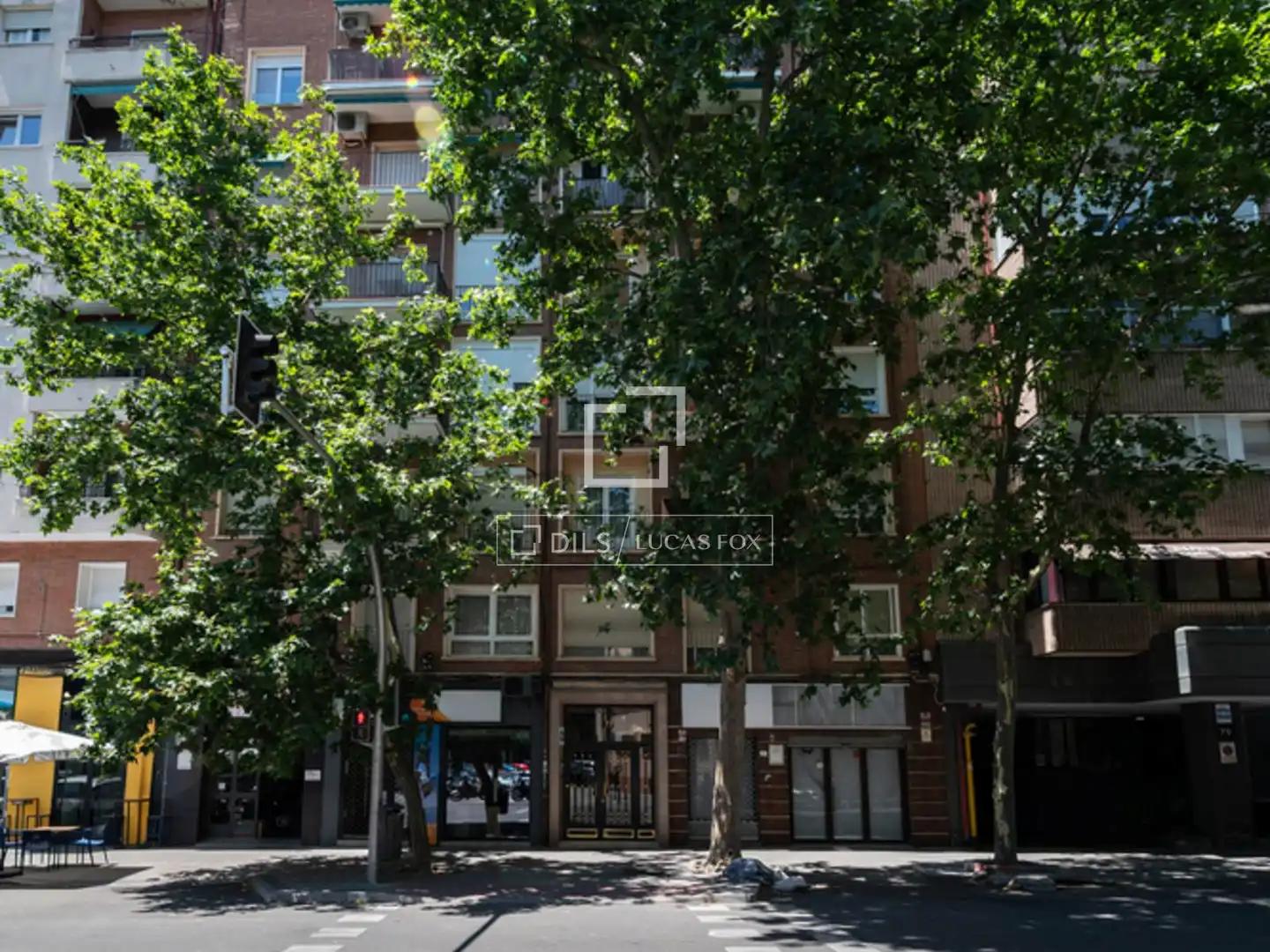 Vista exterior de Pis en venda en Madrid amb Calefacció, Parquet i Moblat