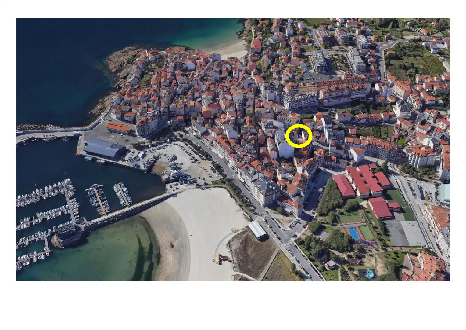 Vista exterior de Casa adosada en venda en Sanxenxo amb Terrassa, Moblat i Forn
