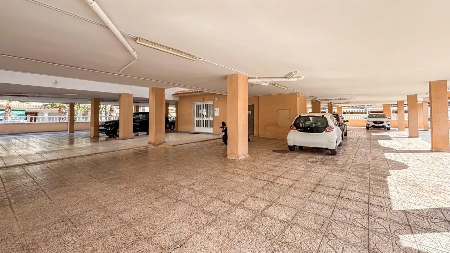 Parking de Apartamento en venta en Santa Pola con Aire acondicionado, Terraza y Piscina