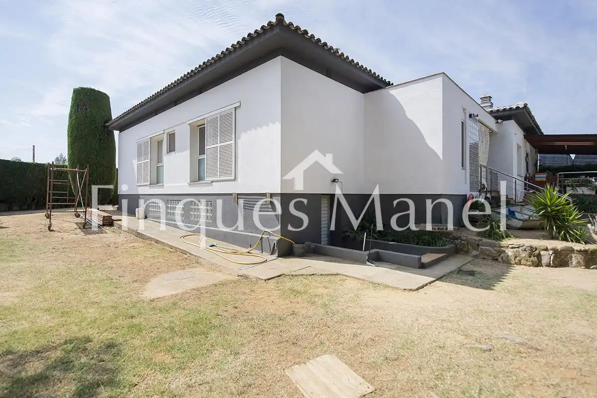 Houses for sale in Carreteta de Banyoles, Fontcoberta
