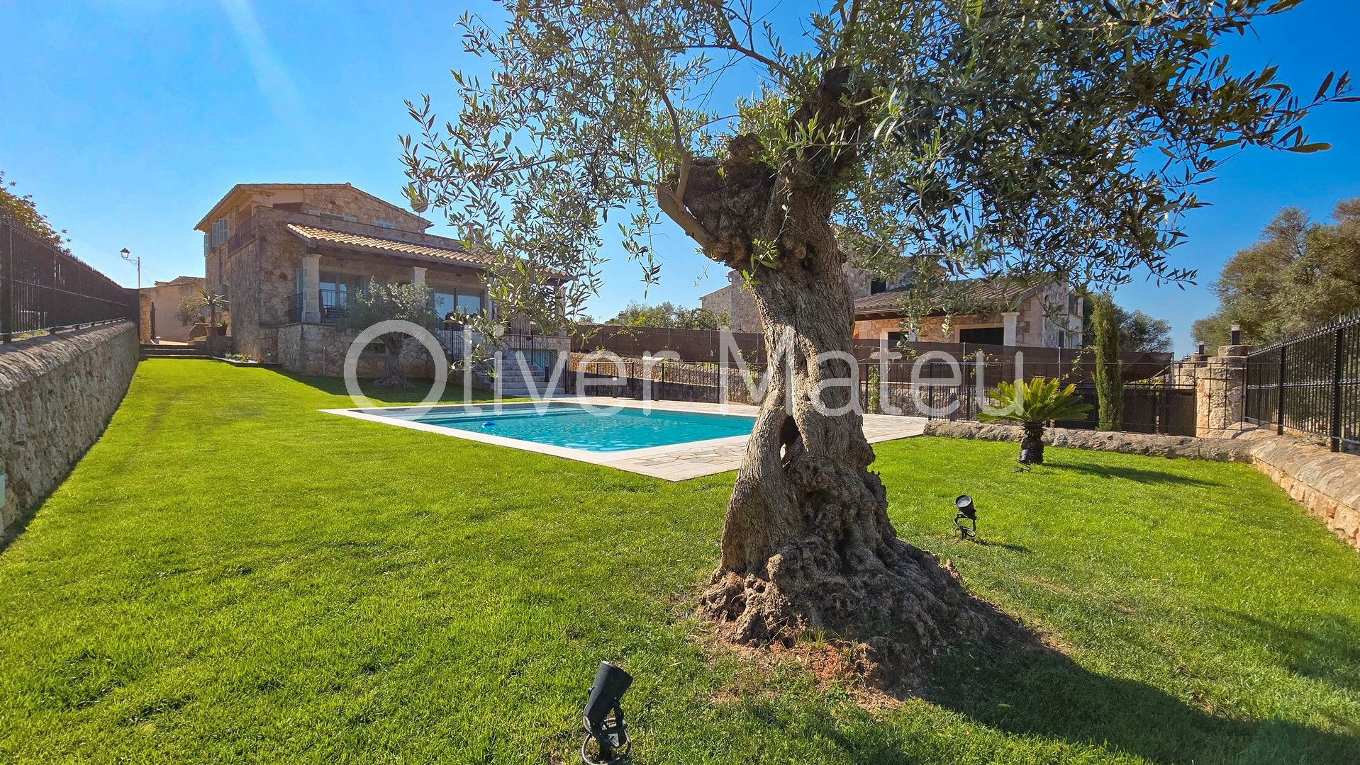 Vista exterior de Casa o xalet en venda en Sineu amb Aire condicionat, Calefacció i Jardí privat