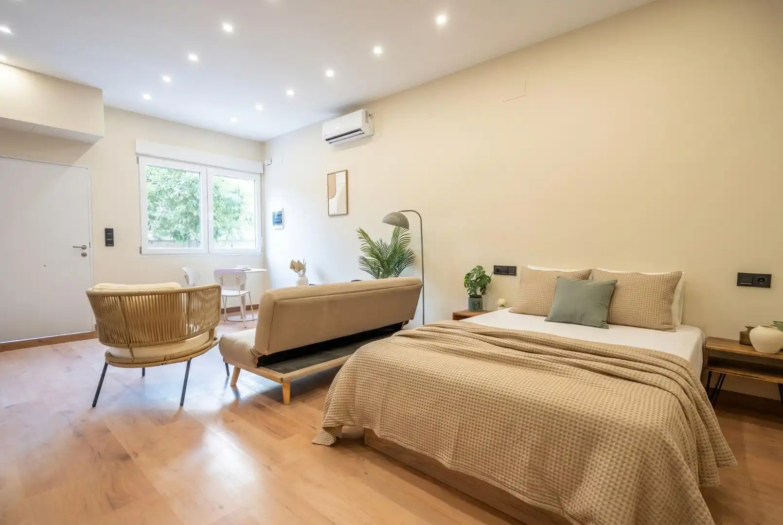Habitación de Estudio en venta en Granada con Aire acondicionado, Calefacción y Amueblado