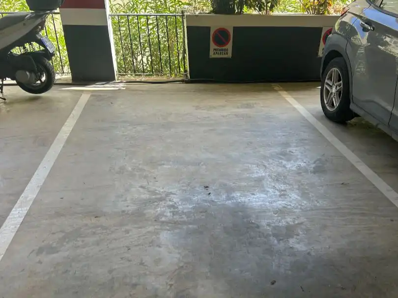 Parking de Garaje de alquiler en Benalmádena con Alarma