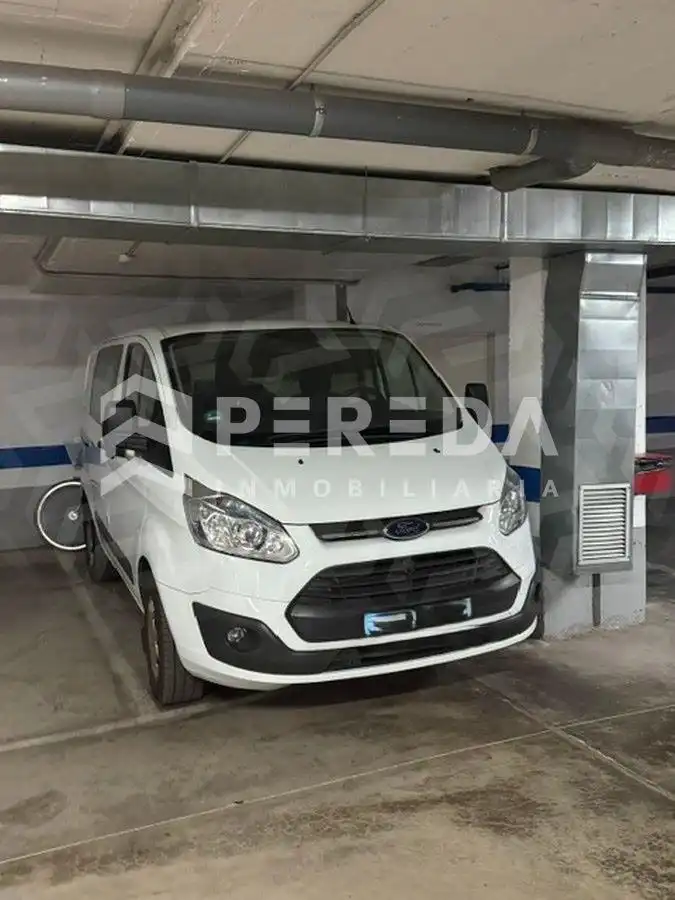 Aparcament de Apartament en venda en Roquetas de Mar amb Aire condicionat, Jardí privat i Terrassa