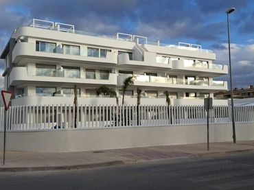 Appartement compact avec piscine à vendre à Orihuela Costa