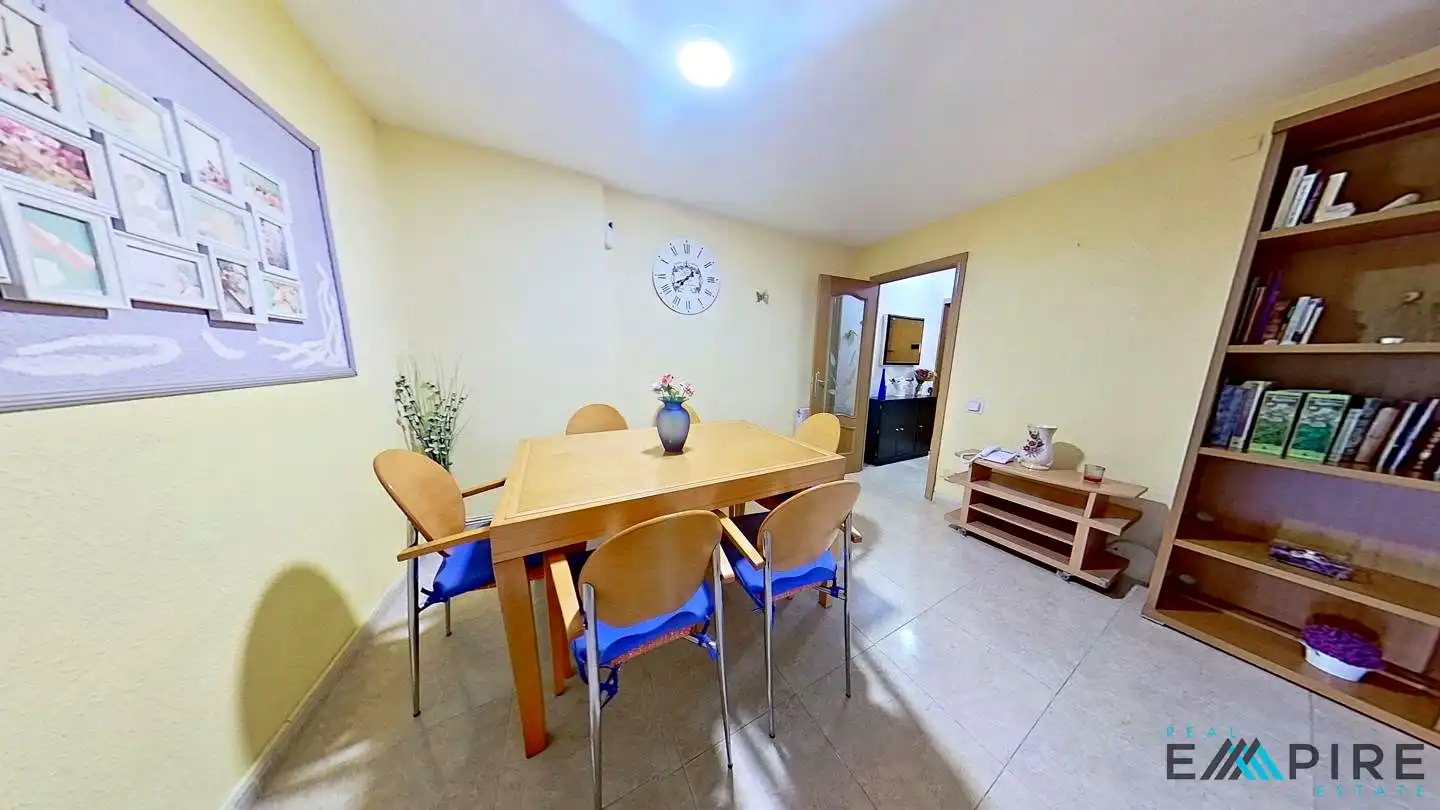 Comedor de Planta baja en venta en Fuenlabrada con Calefacción, Terraza y Trastero