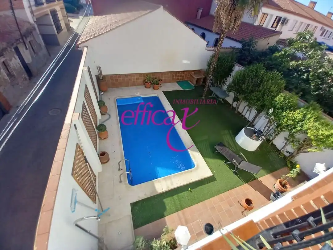 Jardí de Casa o xalet en venda en Torrijos amb Aire condicionat, Calefacció i Piscina