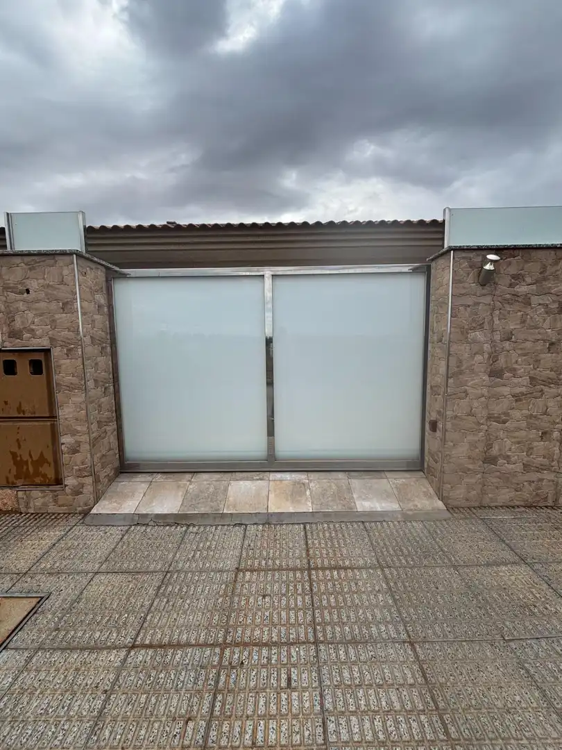 Casa adosada en venta en Calle MARIA DE ZAYAS-B SANTIAGO, 28, Miranda