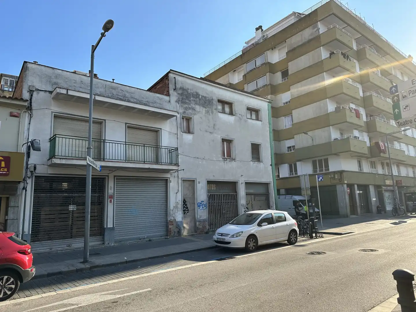 Vista exterior de Edificio en venta en Salt
