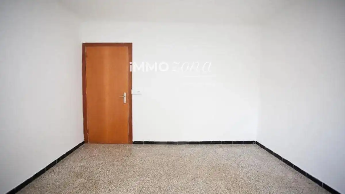 Dormitori de Apartament en venda en Centre