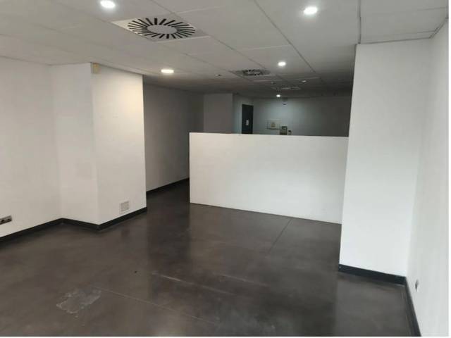 Oficina en Alquiler en Camino de las Torres, 4 en La Magdalena