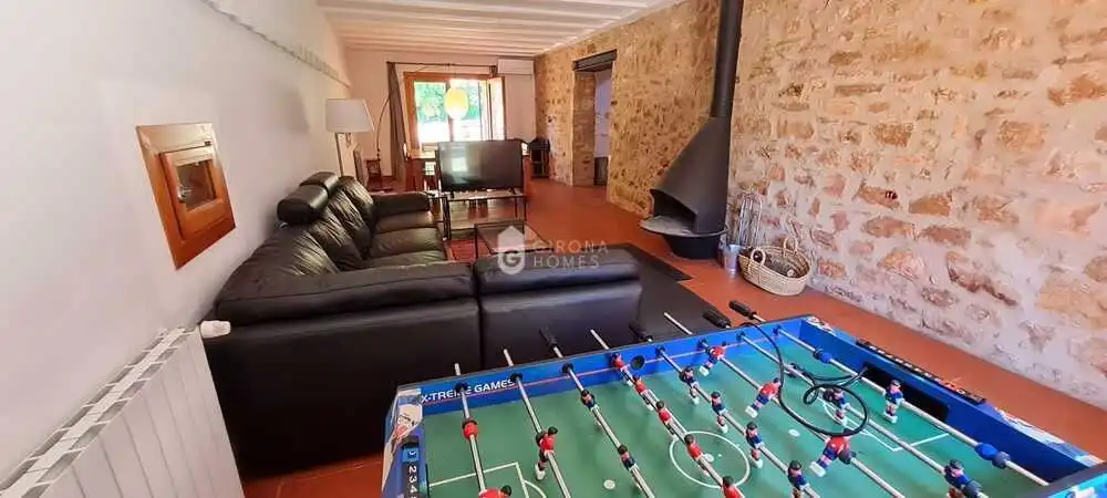 Living room of Country homes for rent in Girona  with Air Conditioner, Heating and Private garden