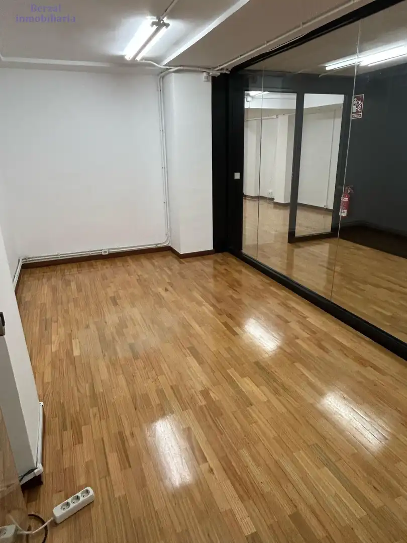Office for sale in  Logroño  with Heating