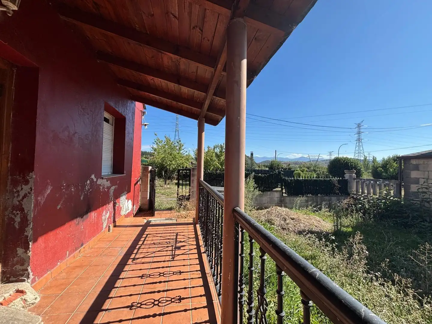 Vista exterior de Casa o chalet en venta en Cubillos del Sil con Jardín privado