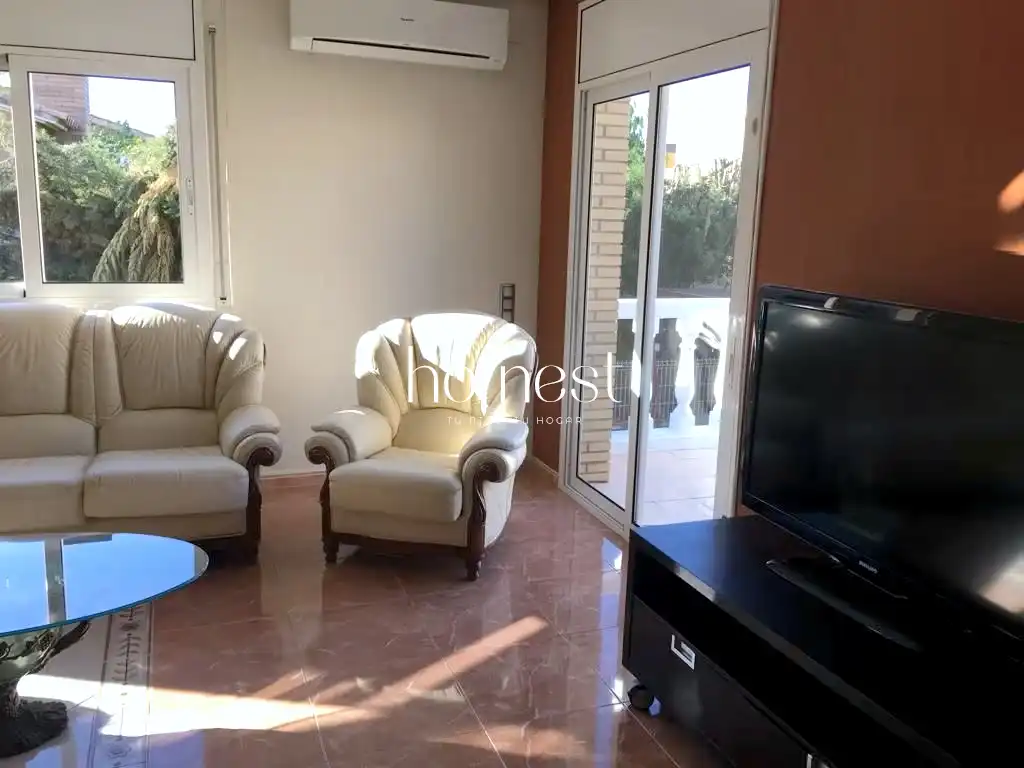 Casa con terraza en venta en Sant Cugat Sesgarrigues, imagen 5
