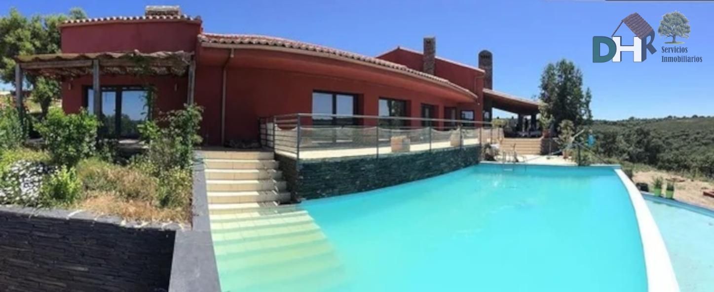 Swimming pool of Country house for sale in Cáceres Capital  with Air Conditioner, Heating and Terrace