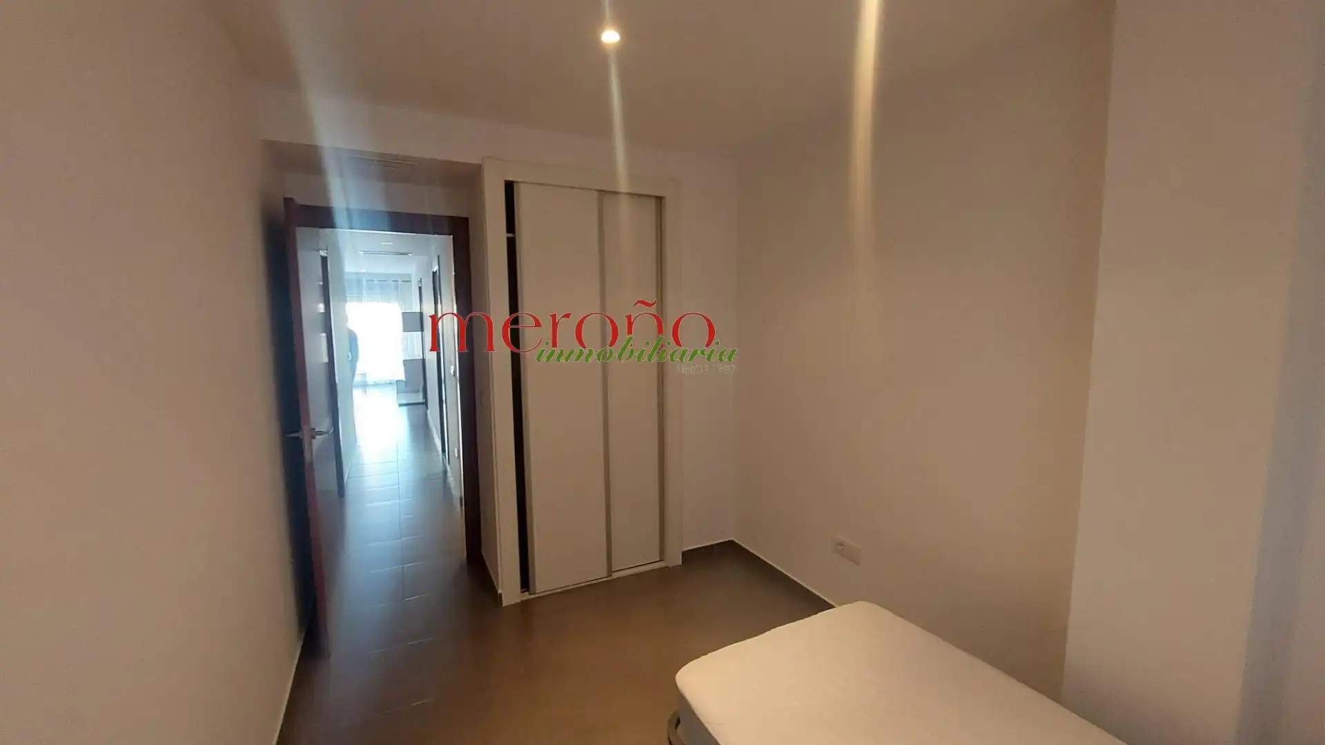 Habitación de Piso de alquiler en Elche / Elx con Terraza y Piscina comunitaria