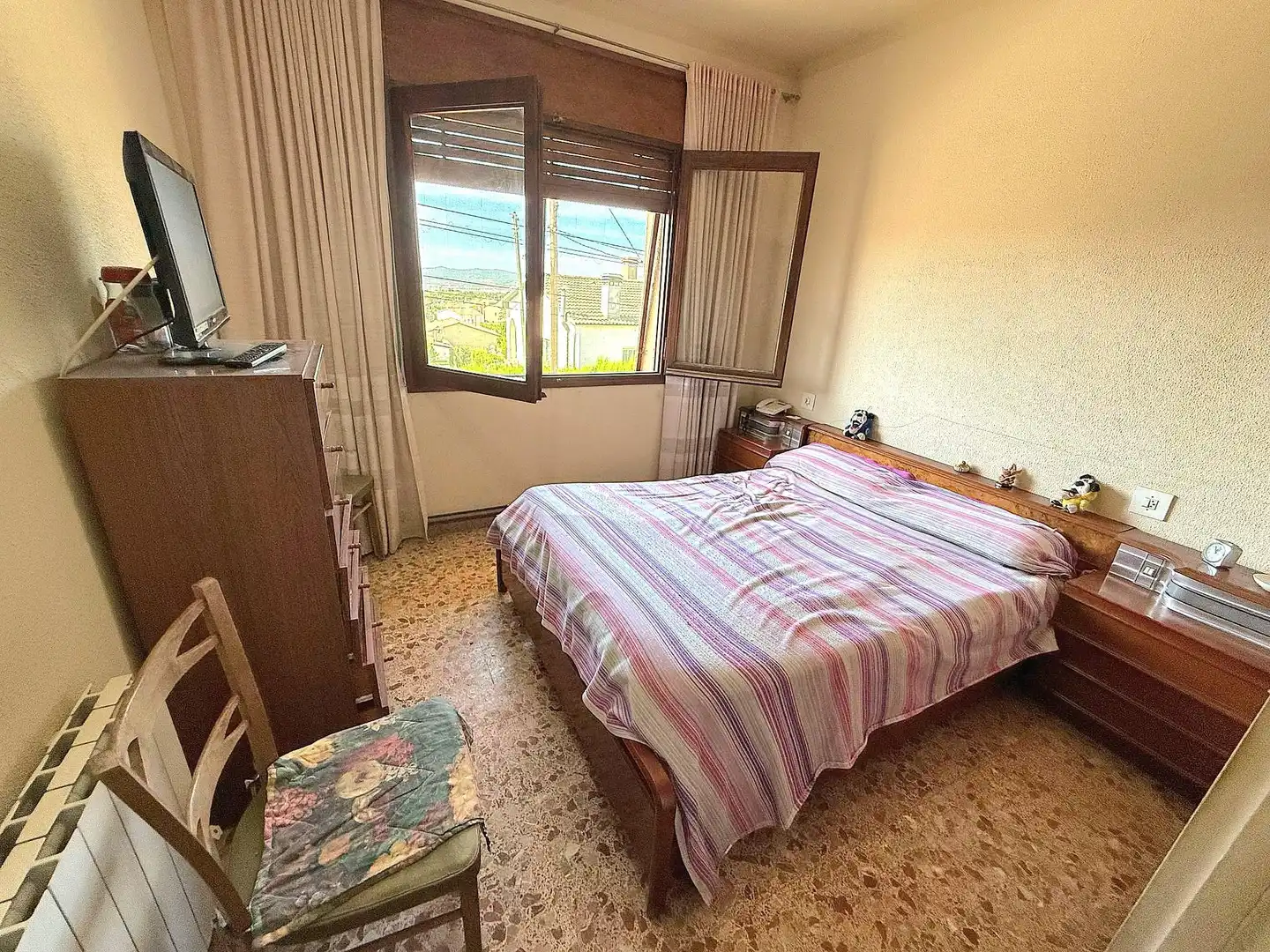 Schlafzimmer von Haus oder Chalet zum Verkauf in Sant Jaume dels Domenys mit Privatgarten, Terrasse und Schwimmbad