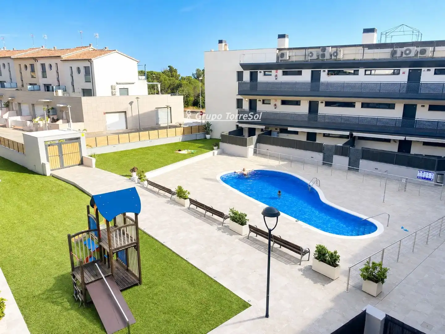 Schwimmbecken von Wohnung zum Verkauf in El Vendrell mit Klimaanlage, Heizung und Terrasse