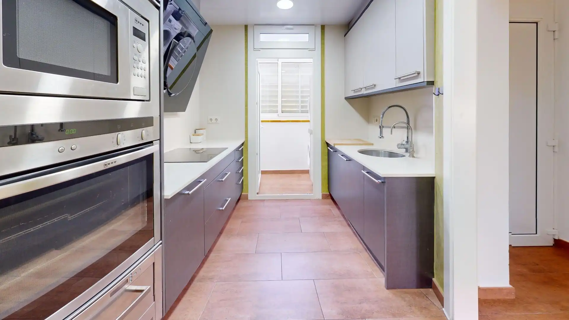 Cocina de Casa adosada en venta en Castell d'Aro, Platja d'Aro i s'Agaró con Aire acondicionado, Calefacción y Jardín privado