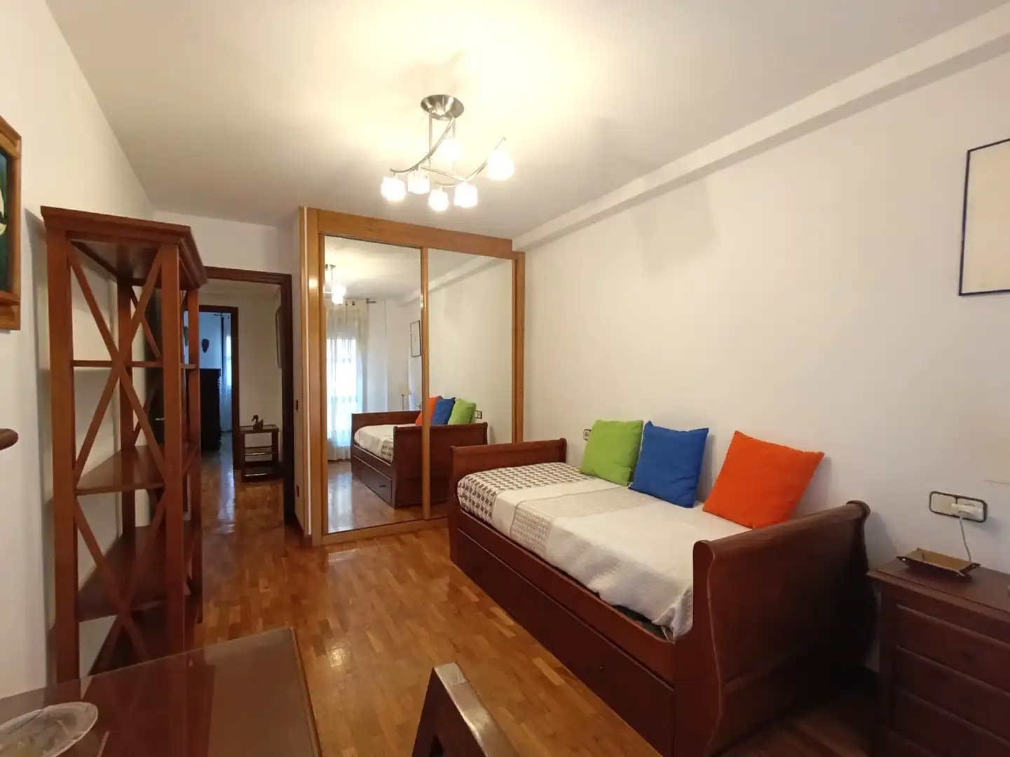 Habitación de Piso de alquiler en Oviedo  con Calefacción, Parquet y Terraza