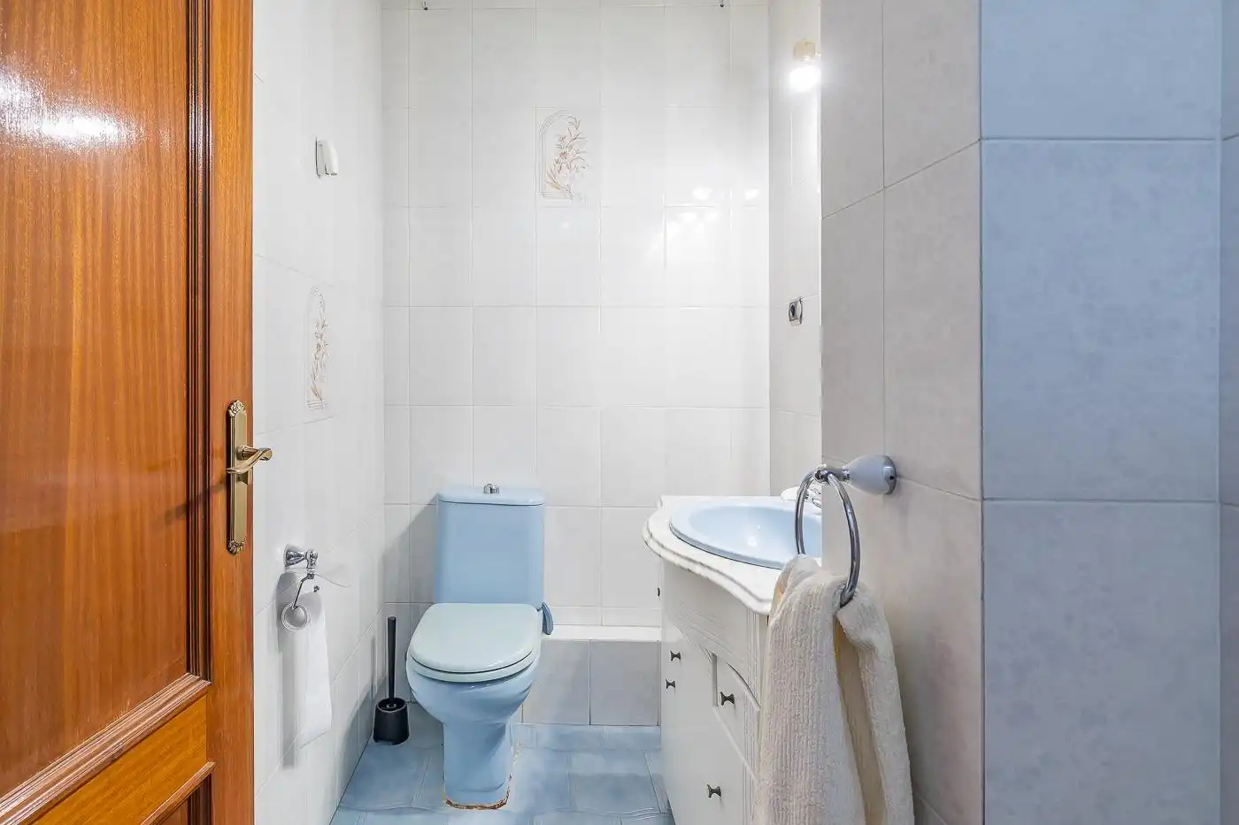 Bathroom of Flat for sale in Madrid  with Air Conditioner